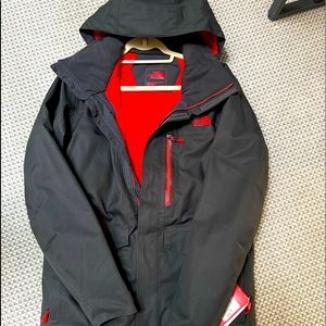 Mens Northface Winter/ Gatekeeper/Waterproof breathable/ vented arms/seamed seal
